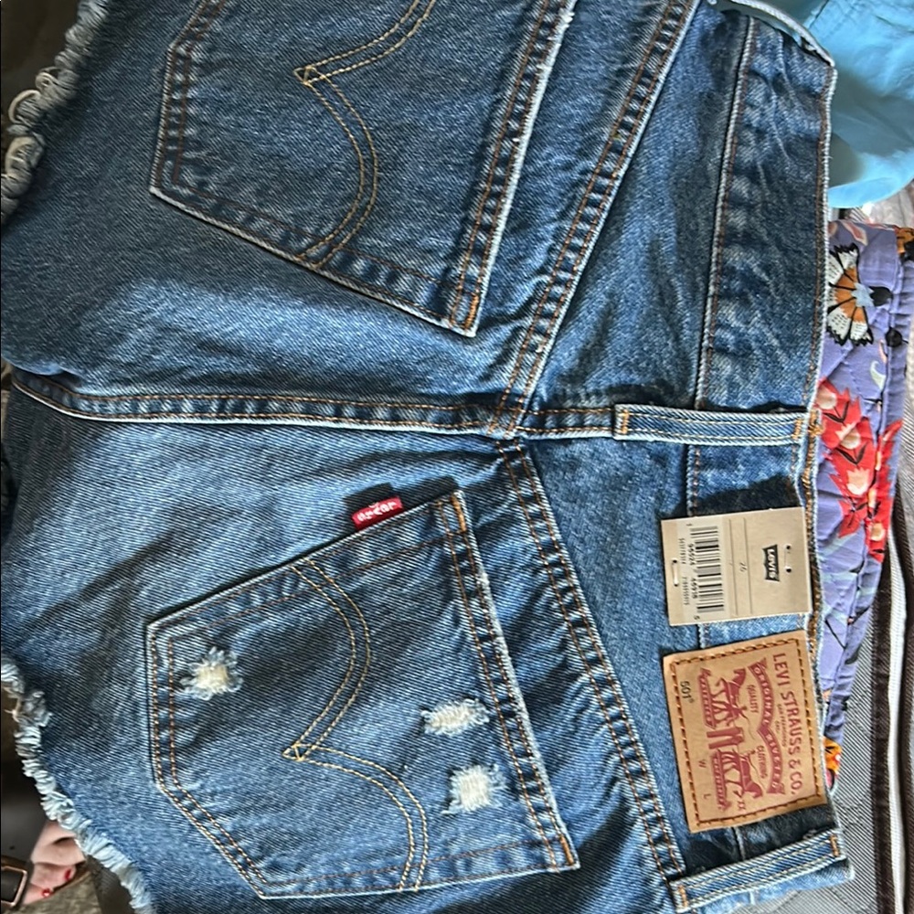 Levi's Classic Blue Denim Shorts size 26 NWT